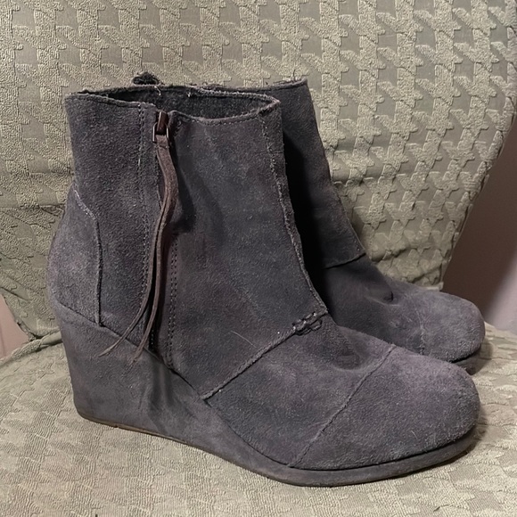 Toms Shoes - Toms wedged booties
